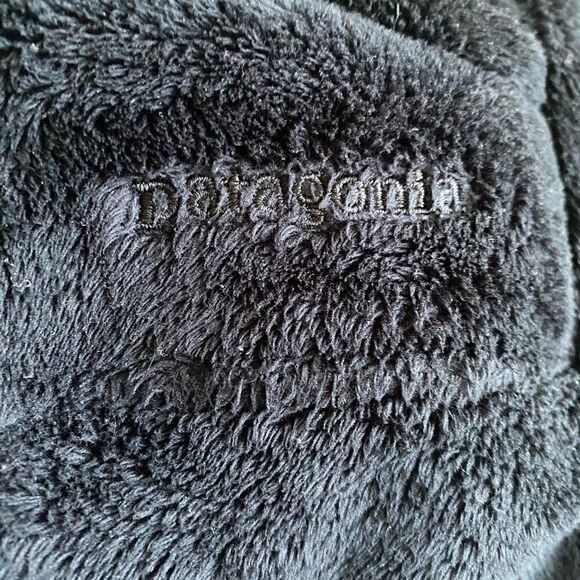 PATAGONIA W’s PLUSH SYNCHILLA HOODY - Picture 9 of 9